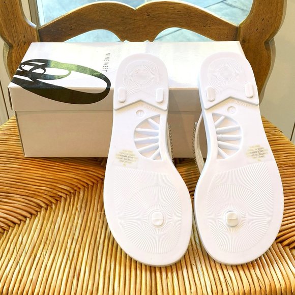 🆕 Nine West Ivy Jane Jeweled Sandals Flip Flops Thongs Slides Flats - Size 7M - Picture 2 of 7